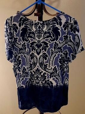 Sonoma Navy and White Damask Short Sleeve Tee Size L